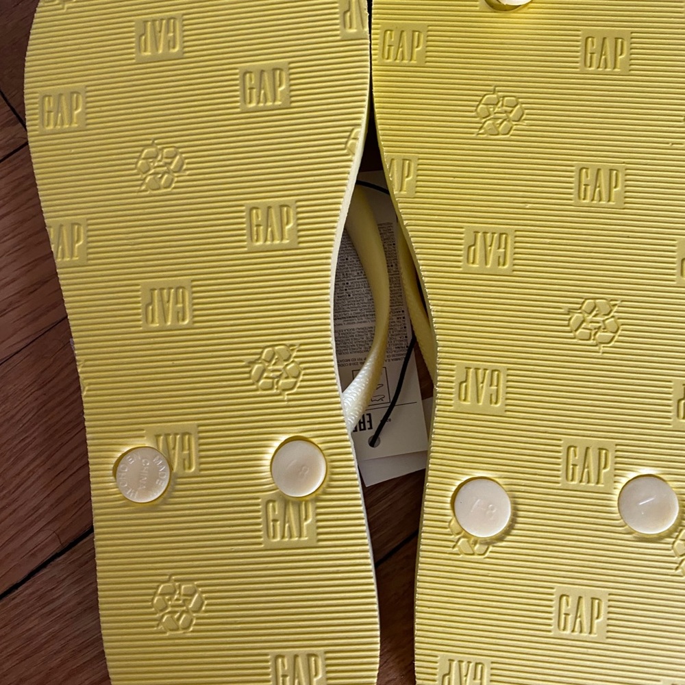 New Yellow Rubber Flip-Flops-phosphorus yellow - Picture 4 of 5